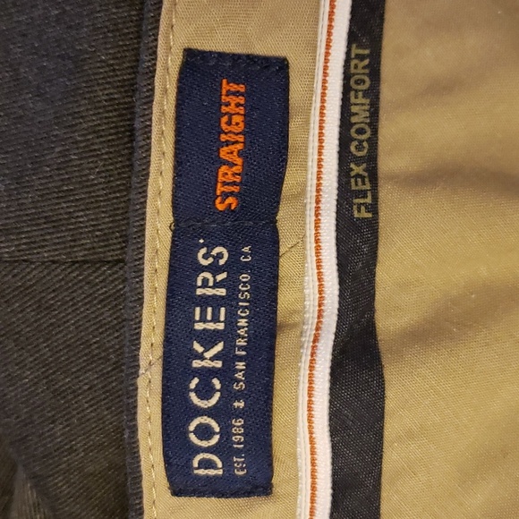 Dockers® Straight Fit Signature Lux Cotton Stretch Khaki Pant 38x30 - Picture 5 of 6